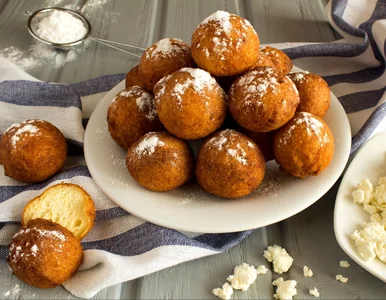 Miniatura: Te maleńkie pączki zrobisz z sera z...