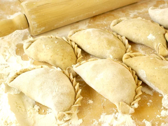 Miniatura: Zostaje po rosole, więc szykuję pierogi....