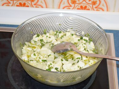 Miniatura: Zimą dokładam ten owoc do fety. Sałatka ma...