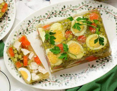 Miniatura: Auszpik z kurczakiem z przepisu babci...