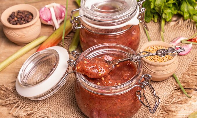 Chutney rabarbarowy