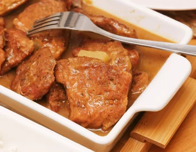 Miniatura: Karkówkę piekę w naturalnym sosie. Trudno...