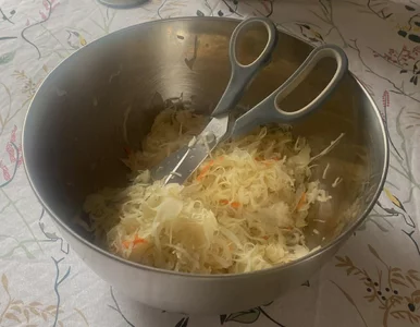 Miniatura: Krojenie kapusty zawsze robiło bałagan....