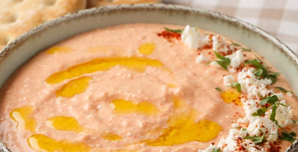 Miniatura: Rozgniatam fetę i mieszam z 2 składnikami....