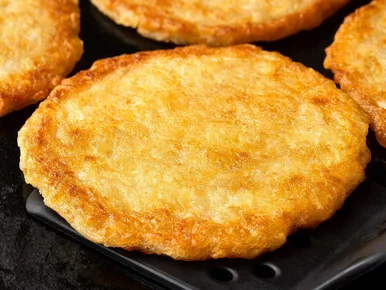 Miniatura: Placki ziemniaczane Karola Okrasy to...