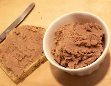 Miniatura: Zamiast masła smaruję chleb tą pastą....