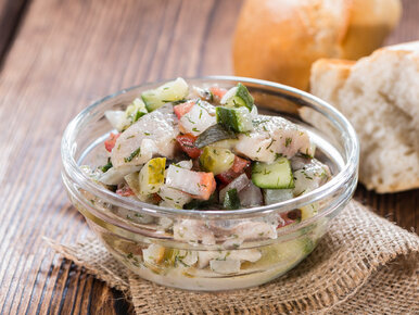 Miniatura: Tę obłędną sałatkę śledziową robiła mi...