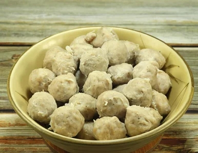 Miniatura: Zamiast lepić pierogi, obtaczam mięso...