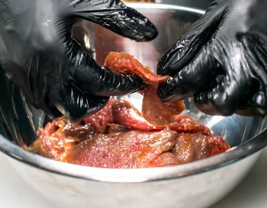 Miniatura: Wieczorem tanie mięso zalewam prostą...