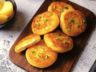 Miniatura: Gdy zostaną mi gotowane ziemniaki, robię z...