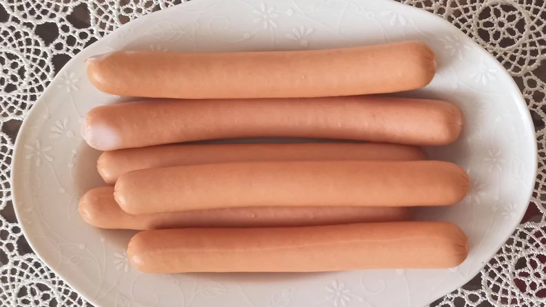 Miniatura: Makłowicz wyjaśnił, jak robić parówki....