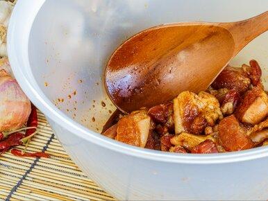 Miniatura: Wystarczą 3 łyżeczki. Moczę w tym mięso...