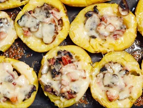 Miniatura: Smażę 3 składniki i napełniam połówki...