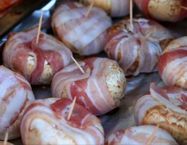 Miniatura: Owijam w to kapelusze pieczarek. Z...