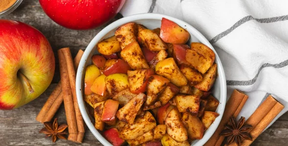 Miniatura: Kroję jabłka i podsmażam na patelni. To...