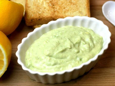 Miniatura: Mieszam kremowe awokado i białkowy...