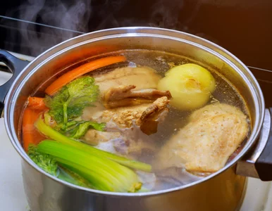 Miniatura: Niewielki kawałek odmieni smak rosołu....