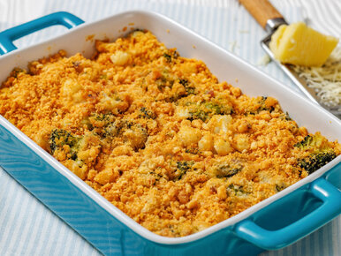 Miniatura: Zalewam brokuły i kalafior kremowym sosem....