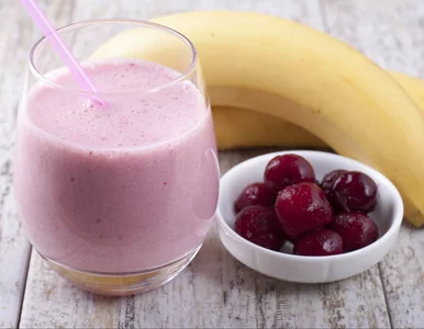 Miniatura: Miksuję dwa zdrowe i pyszne owoce. Piję...