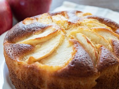 Miniatura: Pojemniczek jogurtu, dwa jabłka i mam...