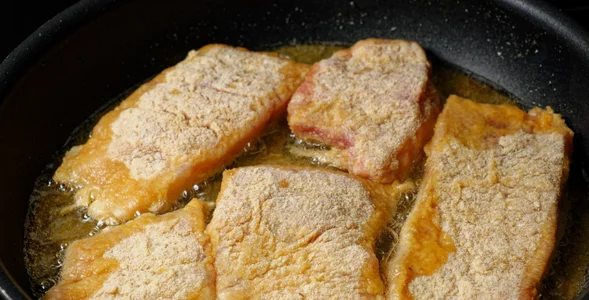 Miniatura: Obtaczam w tym karpia i kładę na patelnię....