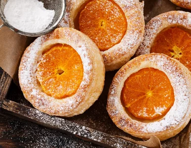 Miniatura: Weź gotowe ciasto i dwie mandarynki....
