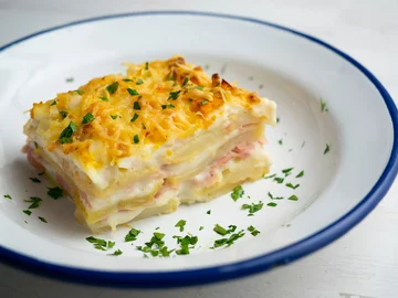 Zapiekanka ziemniaczana à la lasagne