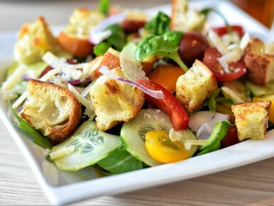 Miniatura: Została mi czerstwa bułka. W kilka minut...