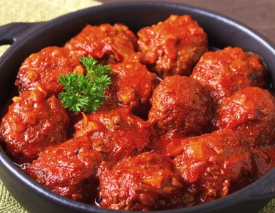 Miniatura: Siekam kapustę i dodaję do mięsa. Ten...