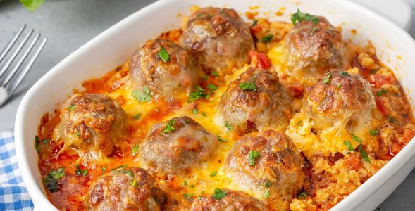 Miniatura: Zalej mięso lekkim sosem i zapiecz pod...